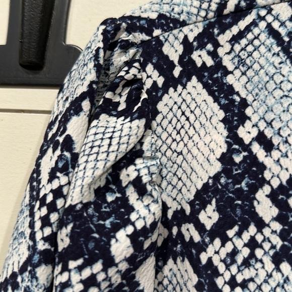 EUC Dennis Basso blouse. High quality - Picture 8 of 8